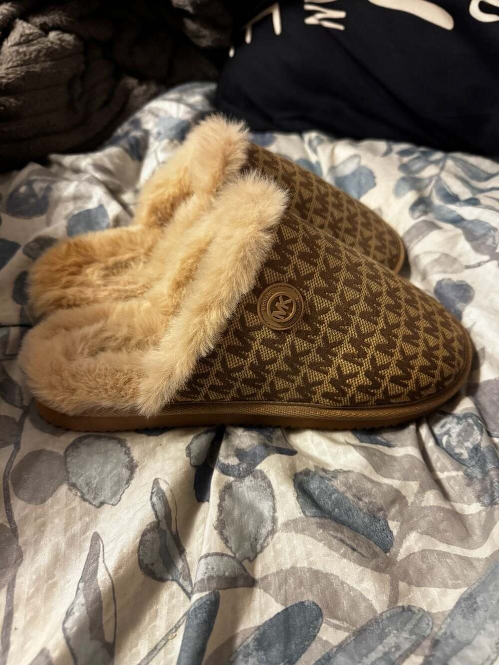 Michael Kors Logo Print Faux Fur Lined Slippers
